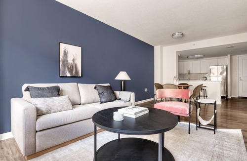 North Bethesda Apartment | Classic North Bethesda 1BR w/W/D, Pool & Gym, nr Metro, by Blueground