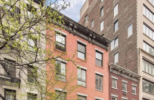 Chelsea Apartment | Classic NYC Brownstone 2Br Apartment in Prime Chelsea!