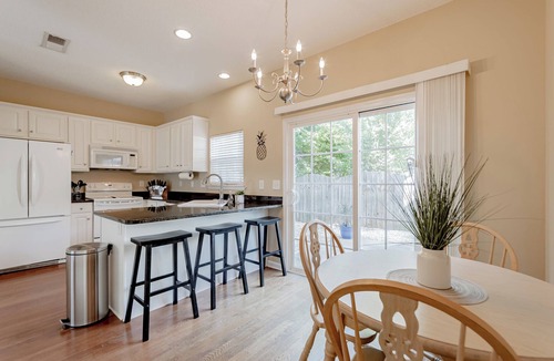 Columbia House | Classy 2br Townhome