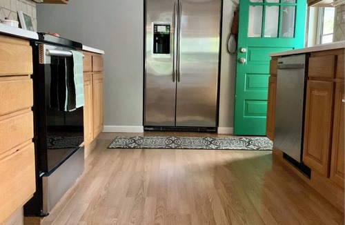 Aksarben - Elmwood Park House | Clean Aksarben Bungalow