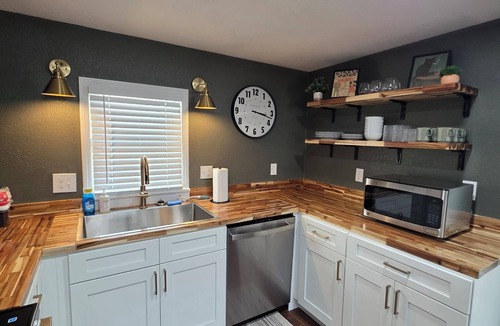 Cawker City House | Clean, Comfortable 3BR Home Near Waconda Lake