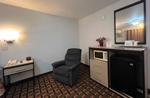 Nebraska City Hotel | Clean + Comfortable Room Near Local Dining, w/Free Parking