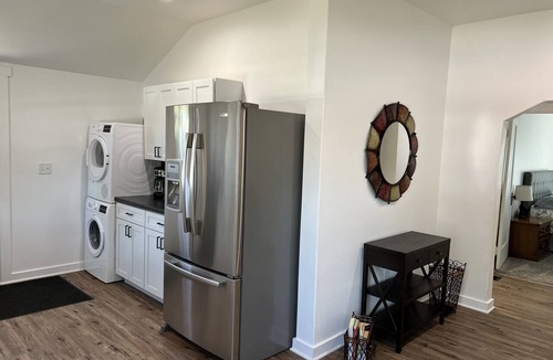Johnston House | Clean & Cozy Family-Friendly Home Away From Home