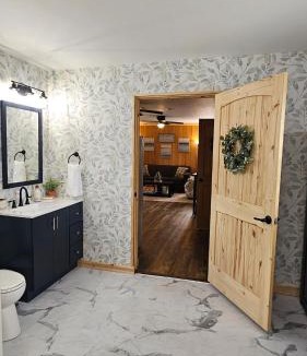Monroe City House | Clinton Place Hideaway