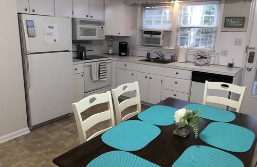 North End Condo | Close to Beach! Condo A