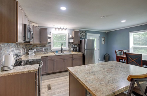 Bryant House | Close to Nickajack Lake! Serene Retreat w/Hot Tub