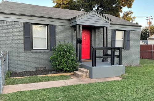 Midwest City House | Close to Tinker AFB 2 Bed 2 Bath-Modern Nest, Modern Nest-Contemporary 2 Bedroom