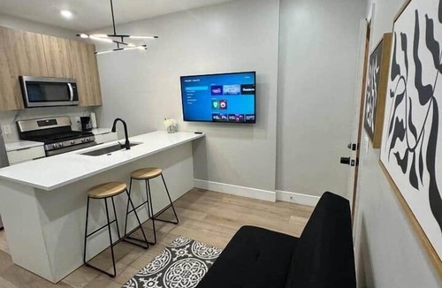 Melrose Apartment | Close to Wells Fargo on Broad St #2