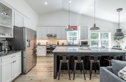 Rising Fawn House | Cloudland Summit | Hot Tub + Grill | Dog Friendly