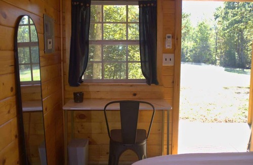 Wilder Cabin | Clover's Nook-Cabin on Hidden Paradise Farms