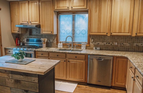 Milmay House | ClubDivot - A Modern Farm Style Home with Pool and Backyard Bar