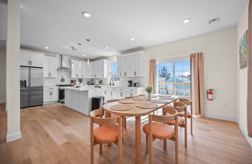 Keansburg House | Coastal Escape - New Build w/Patio & Yard