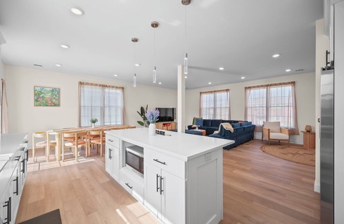 Keansburg House | Coastal Escape - New Build w/Patio & Yard