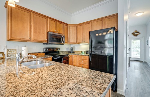 Wilmington House | Coastal Gem 3 1/2 Mi from Wrightsville Shoreline