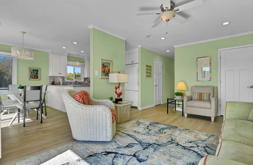 Shell Island House | Coastal Retreat – Expansive Decks, Elevator & Easy Beach Access