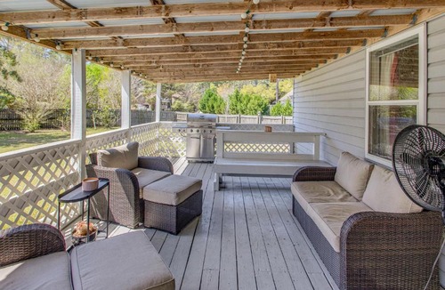 Hampstead House | Coastal Retreat in Hampstead + Private Deck & Yard