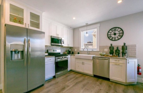 Asbury Park Apartment | Coastal Retreat in N.E. Asbury, Two blocks to ocean. STR2600925