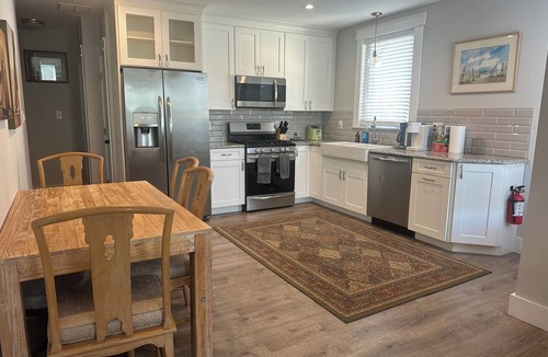 Asbury Park Apartment | Coastal Retreat in N.E. Asbury, Two blocks to ocean. STR2600925