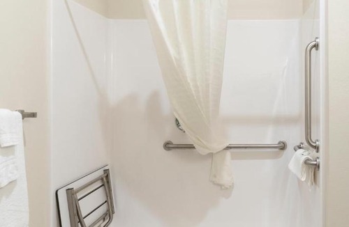 Janesville Hotel | Cobblestone Hotel & Suites - Janesville