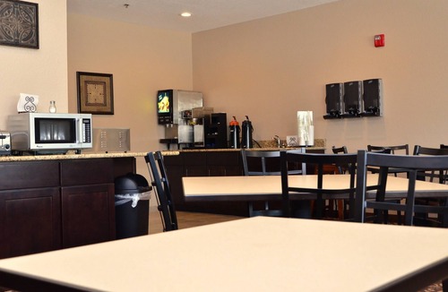 Clarion Hotel | Cobblestone Inn & Suites - Clarion