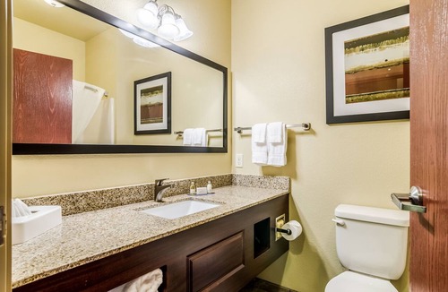 Harper Hotel | Cobblestone Inn & Suites - Harper