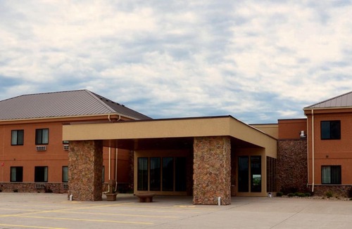 Newton Hotel | Cobblestone Inn & Suites - Newton