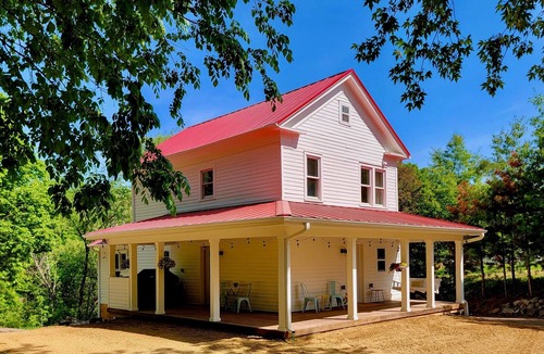Taylors Falls House | Colby Cottage in Taylors Falls, 4 Bedroom Home - Walk to Interstate Park