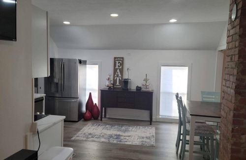 Elkhorn Apartment | College World Series/Traveling Nurses loft apartment near West Dodge Expressway