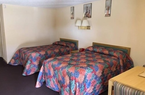 East Windsor Hotel | Colonade Motel