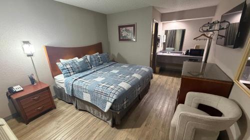 Shawnee Hotel | Colonial Inn