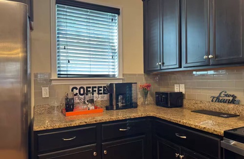 Murraysville House | Colorful home sleeps 8-10