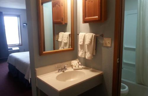 Columbus Junction Hotel | Columbus Motel