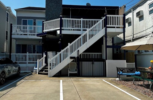 Wildwood House | Come and enjoy our spacious family friendly three bedroom two bath-top floor