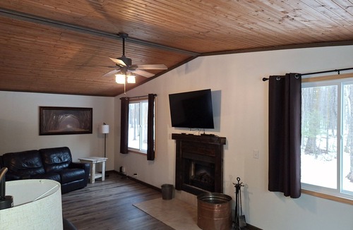 Amery Cabin | Come check out this Cozy 2-bedroom cabin in charming Amery!