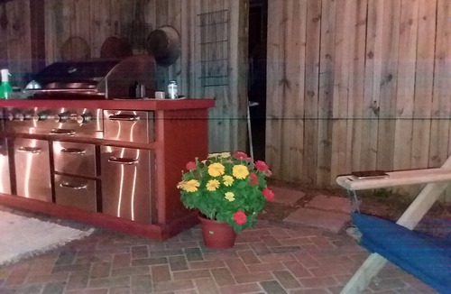 LaGrange House | Come enjoy fishing, R&R or visit with family come visit!