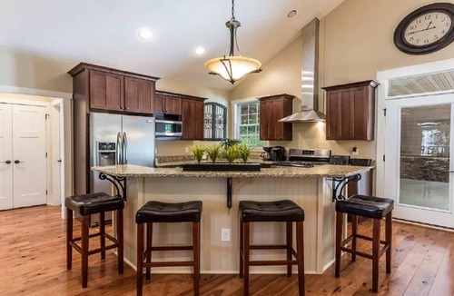 Loudon House | Come have fun in the sun on the Tennessee River with a private dock