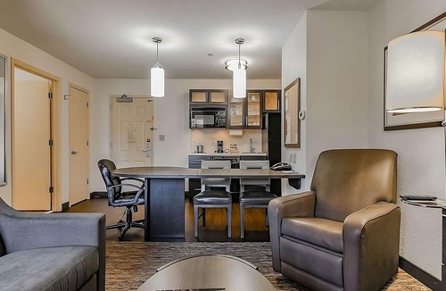 Mount Laurel Hotel | Comfort and Convenience! Free Parking, Pets Allowed, Near Strawbridge Lake Park