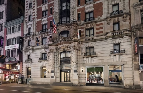 Koreatown Hotel | Comfort and Convenience! 4 Comfortable Units, Pets Allowed, Near Empire State