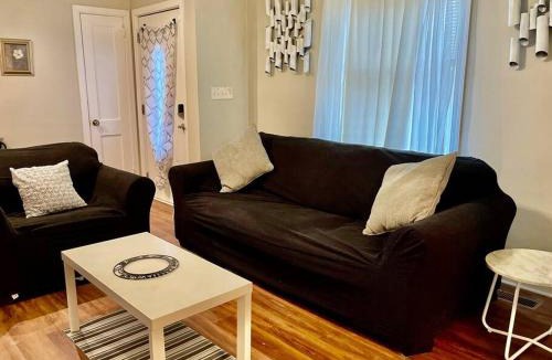 Elizabeth City House | Comfort by The University & Waterfront