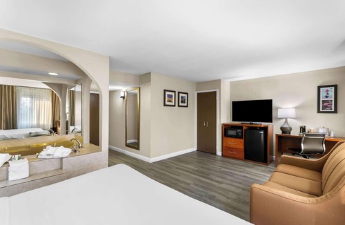Frederick Hotel | Comfort Inn Red Horse Frederick