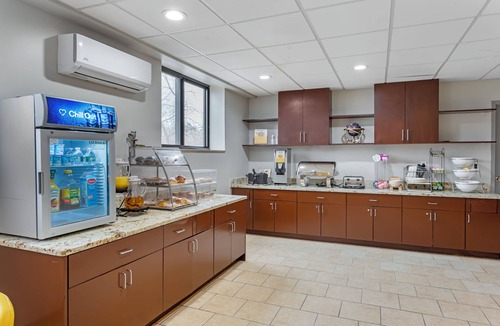 Travis - Chelsea Hotel | Comfort Inn Staten Island