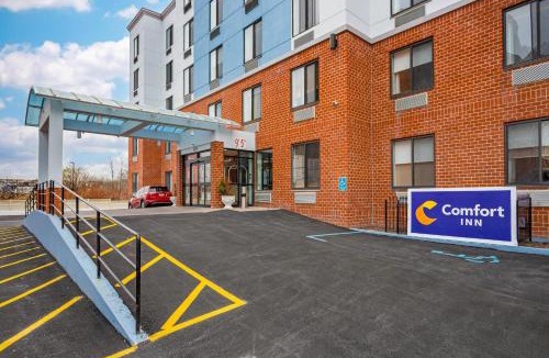 Travis - Chelsea Hotel | Comfort Inn Staten Island