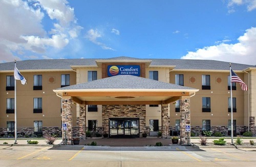 Cedar Rapids Hotel | Comfort Inn & Suites Cedar Rapids North - Collins Road