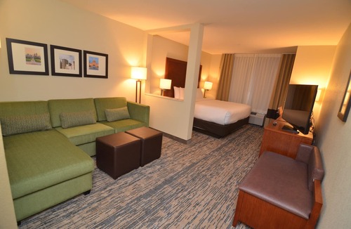 West Des Moines Hotel | Comfort Inn & Suites West Des Moines