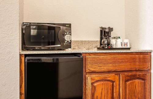 Quad Cities Hotel | Comfort Inn & Suites Davenport - Quad Cities