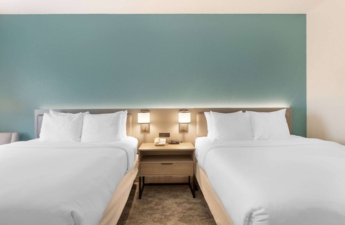 Quad Cities Hotel | Comfort Inn & Suites Davenport - Quad Cities