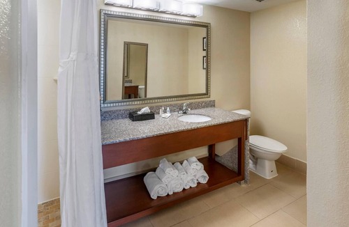 Lincoln Hotel | Comfort Inn & Suites Lincoln I-20