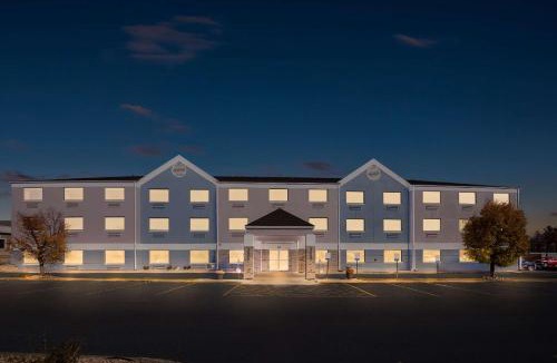 Mason City Hotel | Comfort Inn & Suites Mason City - Clear Lake