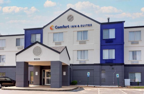 Ellendale Hotel | Comfort Inn & Suites Memphis East