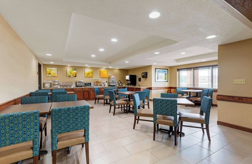 Milford Hotel | Comfort Inn & Suites Milford